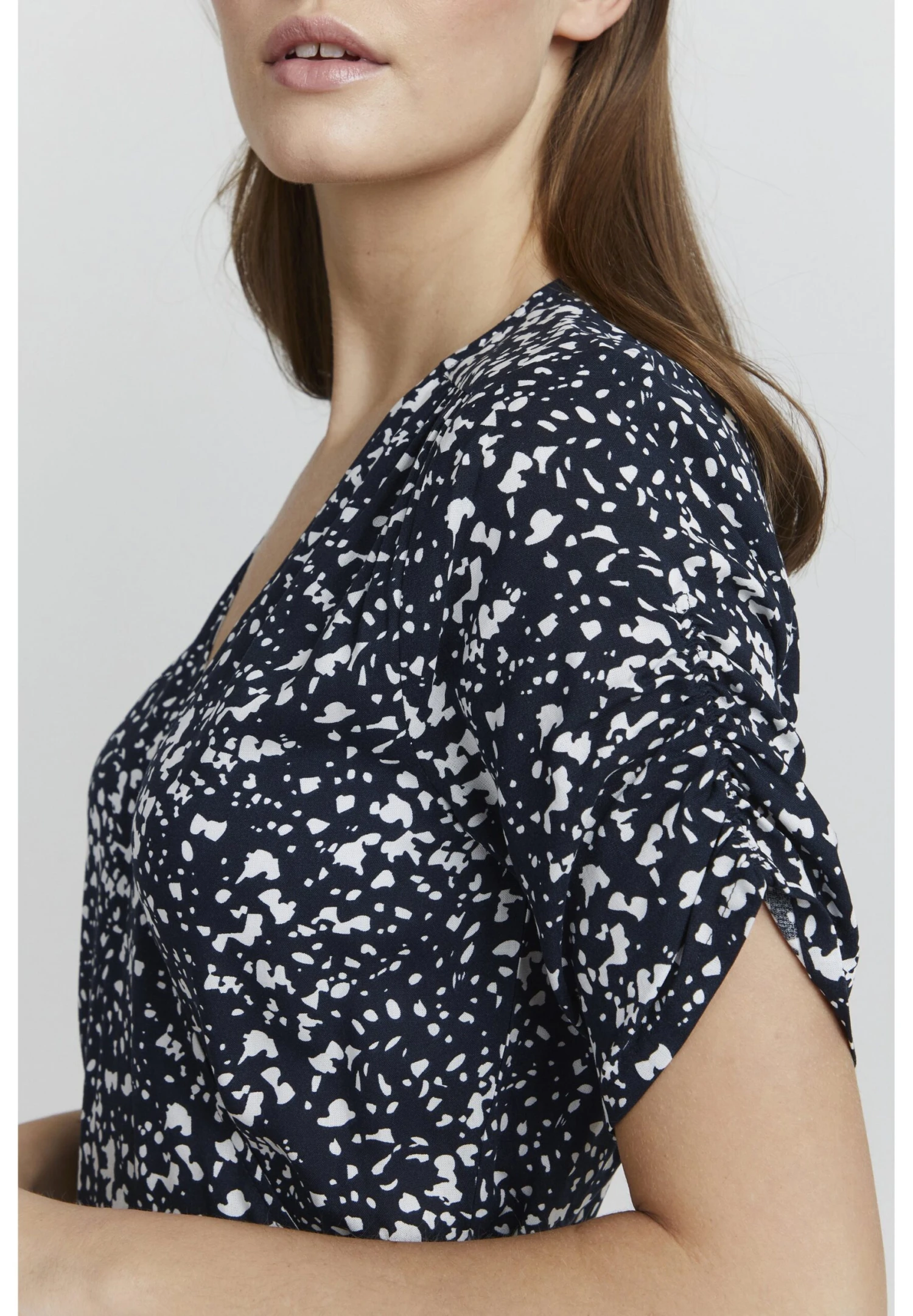 OXMO Oxembla - Vestido Informal - Total Eclipse Mix 4 OXMO Oxembla - Vestido Informal - Total Eclipse Mix - Imagen 4