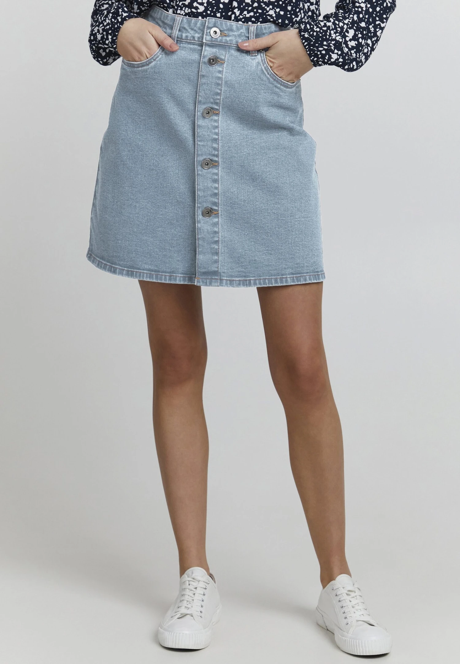 OXMO Frigga - Falda Acampanada - Mid Blue Denim 1 OXMO Frigga - Falda Acampanada - Mid Blue Denim