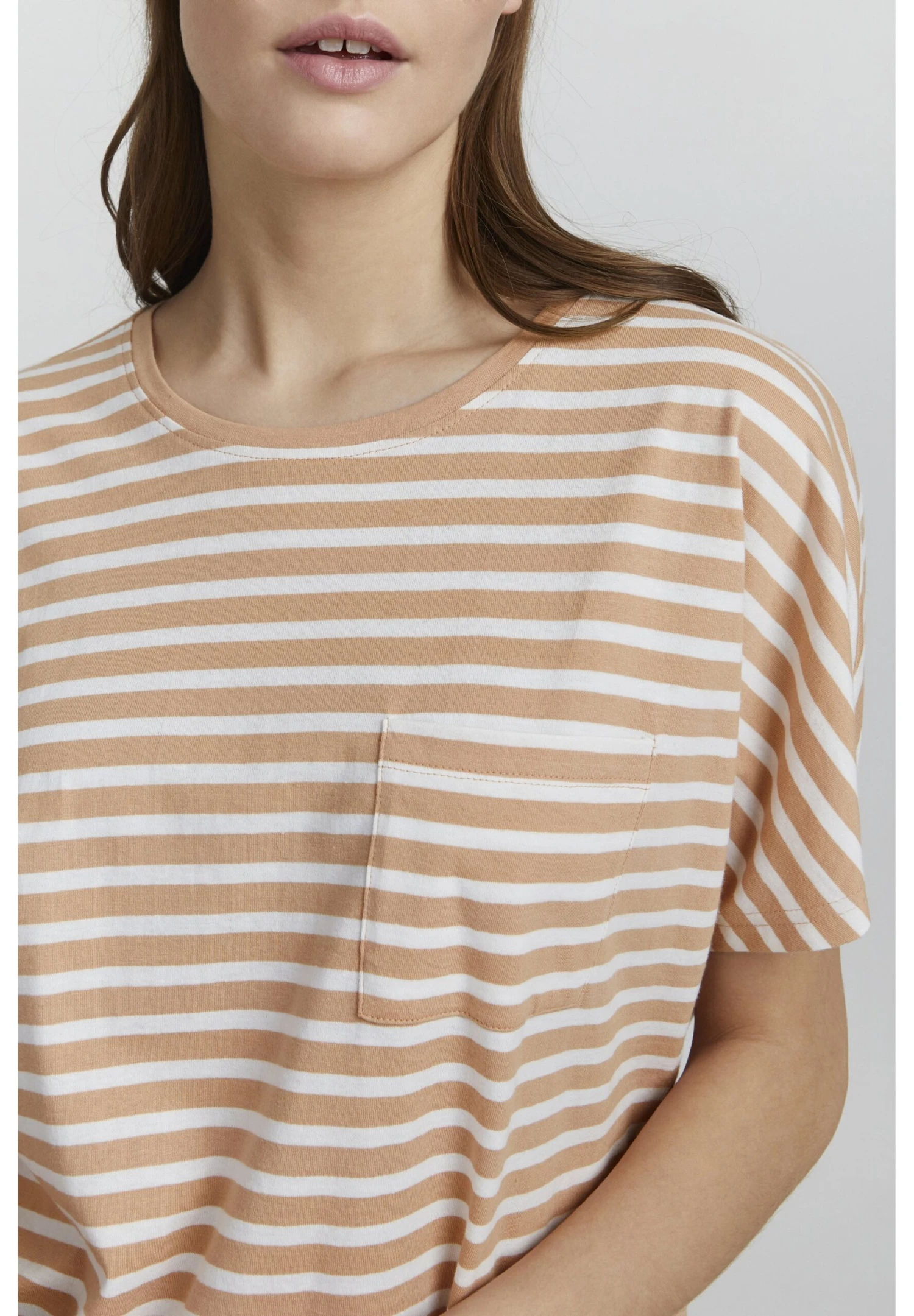 OXMO Oxsteffi - Camiseta Estampada - Mahogany Rose 4 OXMO Oxsteffi - Camiseta Estampada - Mahogany Rose - Imagen 4