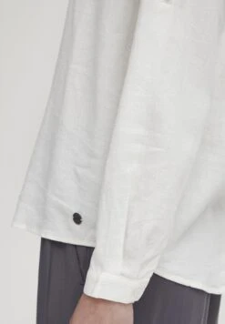 OXMO Oxanja - Blusa - Off White 10 OXMO Oxanja - Blusa - Off White -OXMO Tienda En Línea 1ef756a2b3a24acfa0d9eba4776e3b44