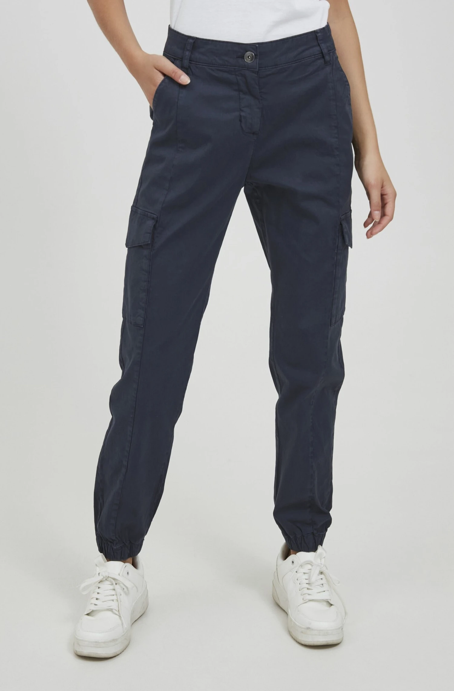 OXMO Oxcoco - Pantalones Cargo - Total Eclipse 1 OXMO Oxcoco - Pantalones Cargo - Total Eclipse