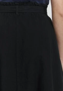 OXMO Lerke - Falda Acampanada - Black 10 OXMO Lerke - Falda Acampanada - Black -OXMO Tienda En Línea 22ff3ddb6ff44150b0046cf427c16ce7