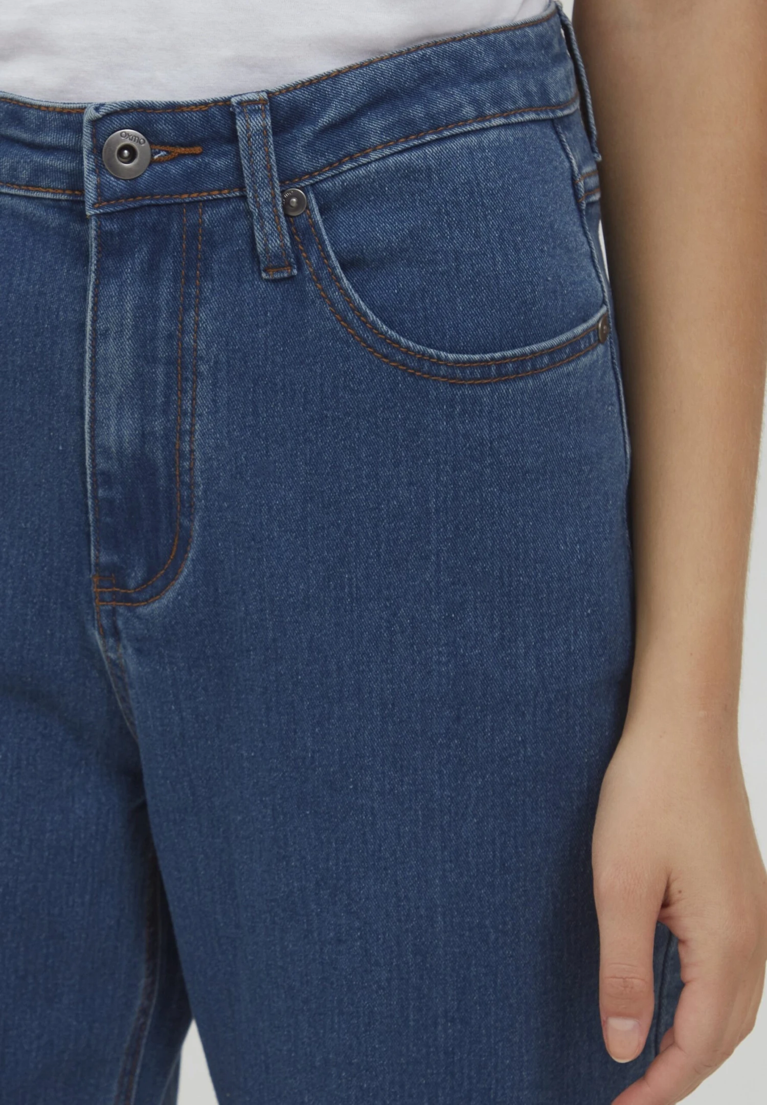 OXMO Oxanne - Vaqueros Rectos - Mid Blue Denim 4 OXMO Oxanne - Vaqueros Rectos - Mid Blue Denim - Imagen 4