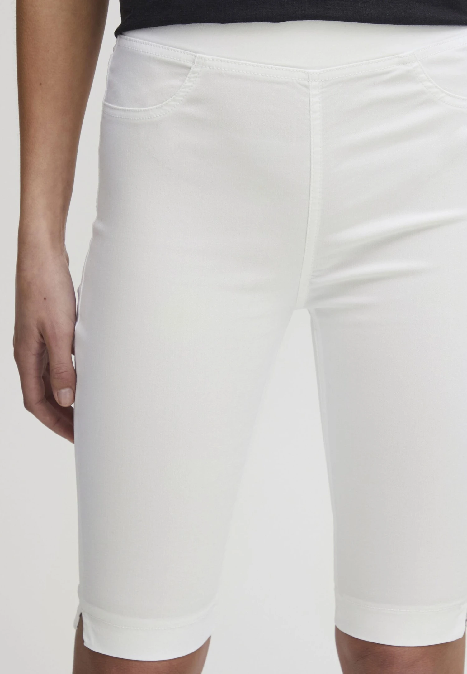 OXMO Oxditrine - Shorts - Optical White 4 OXMO Oxditrine - Shorts - Optical White - Imagen 4