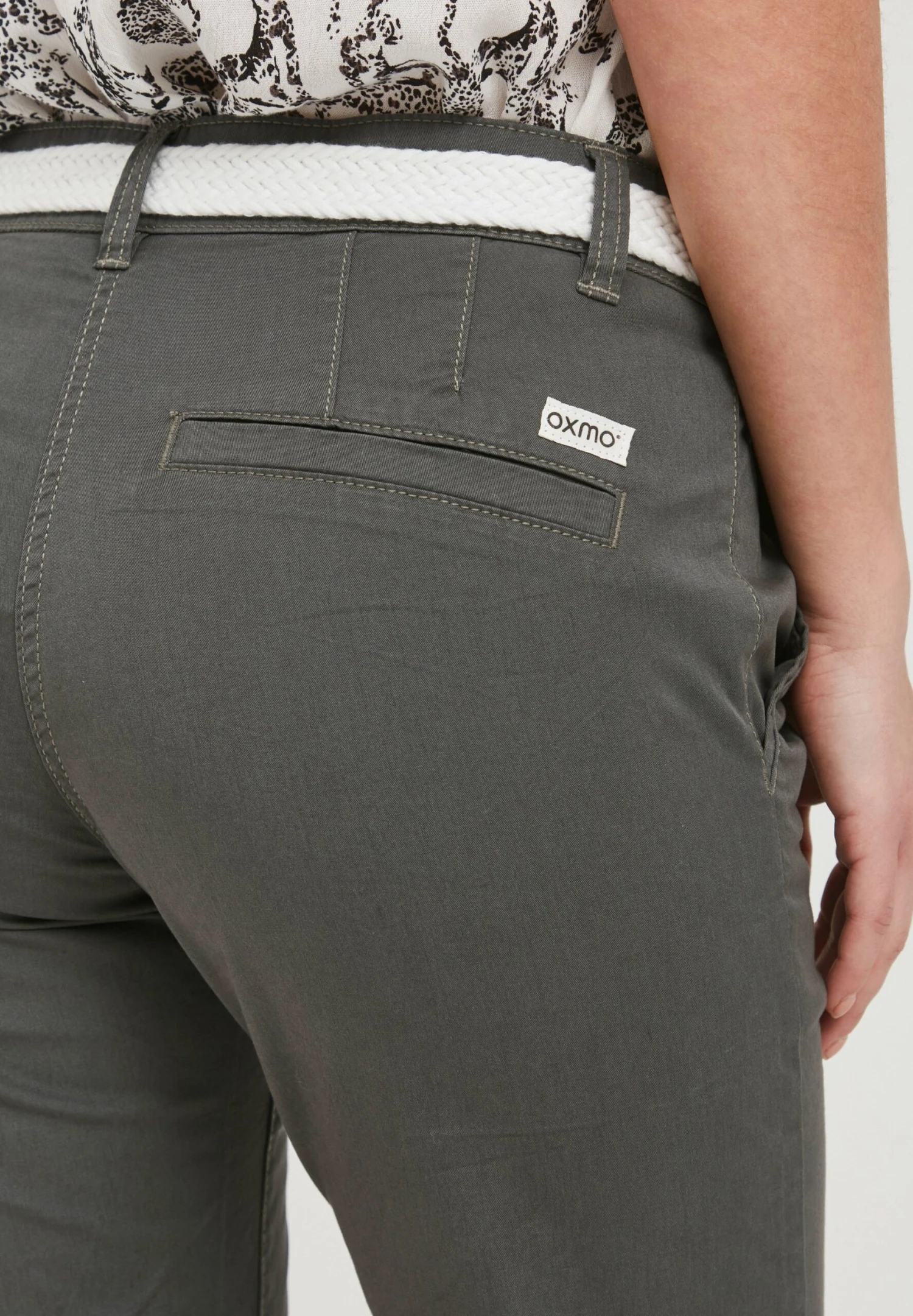 OXMO Oxchakira - Pantalones Chinos - Dark Grey 5 OXMO Oxchakira - Pantalones Chinos - Dark Grey - Imagen 5