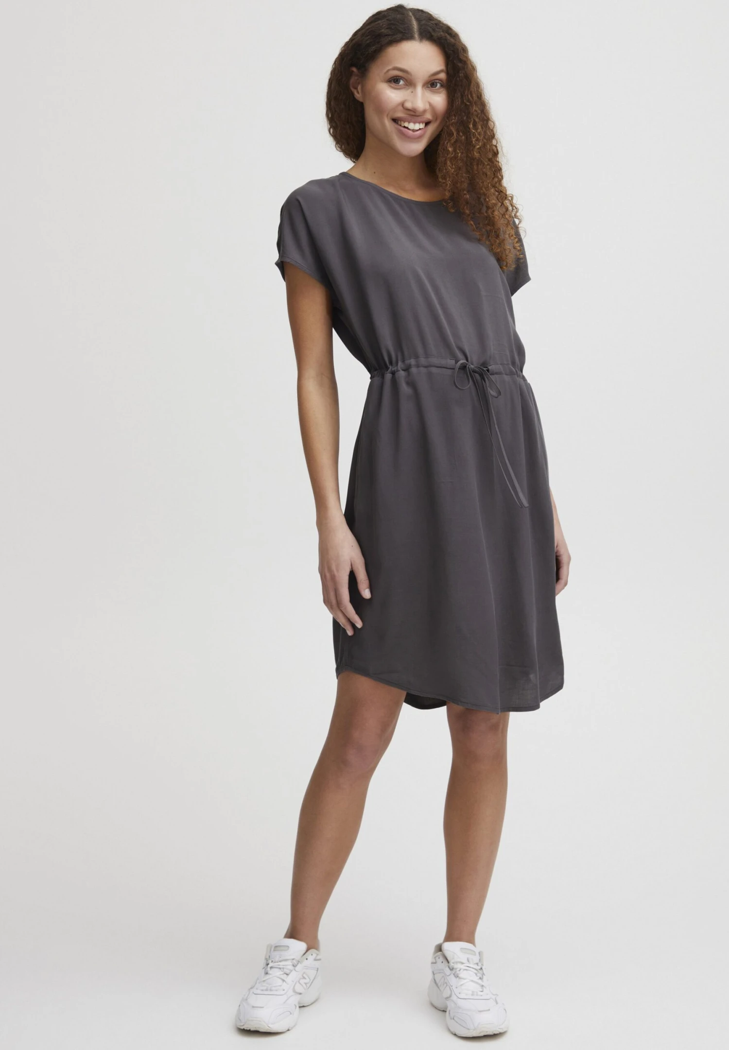 OXMO Oxelvira - Vestido Informal - Blackened Pearl 2 OXMO Oxelvira - Vestido Informal - Blackened Pearl - Imagen 2