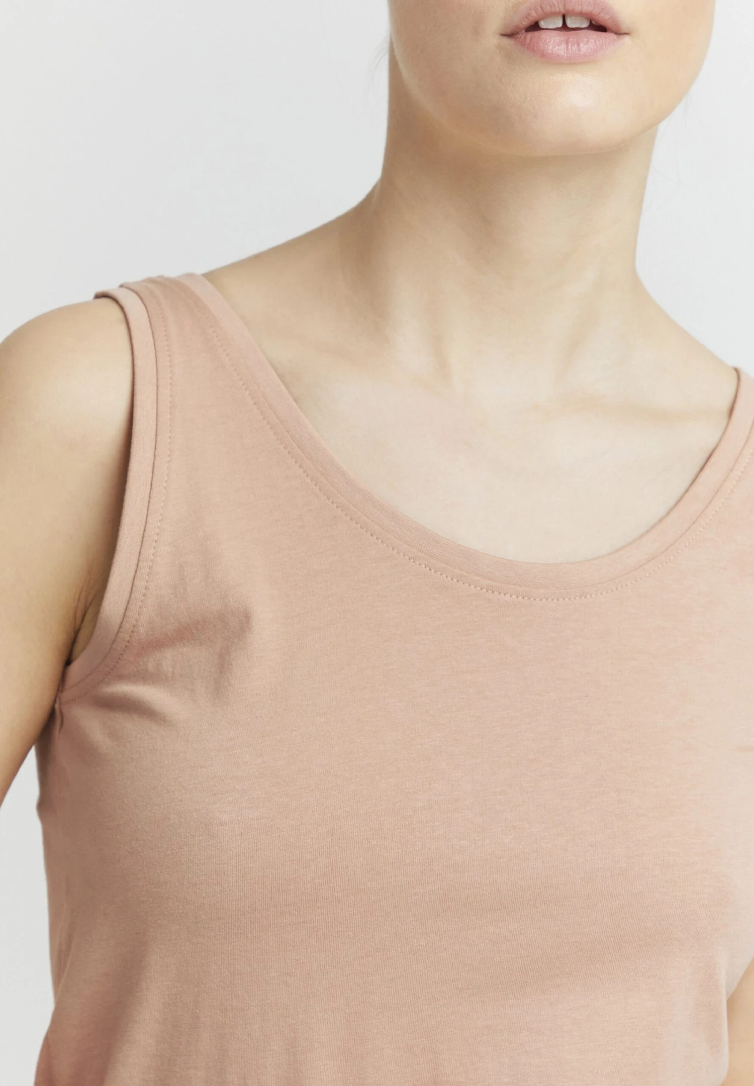 OXMO Pina - Top - Mahogany Rose 4 OXMO Pina - Top - Mahogany Rose - Imagen 4