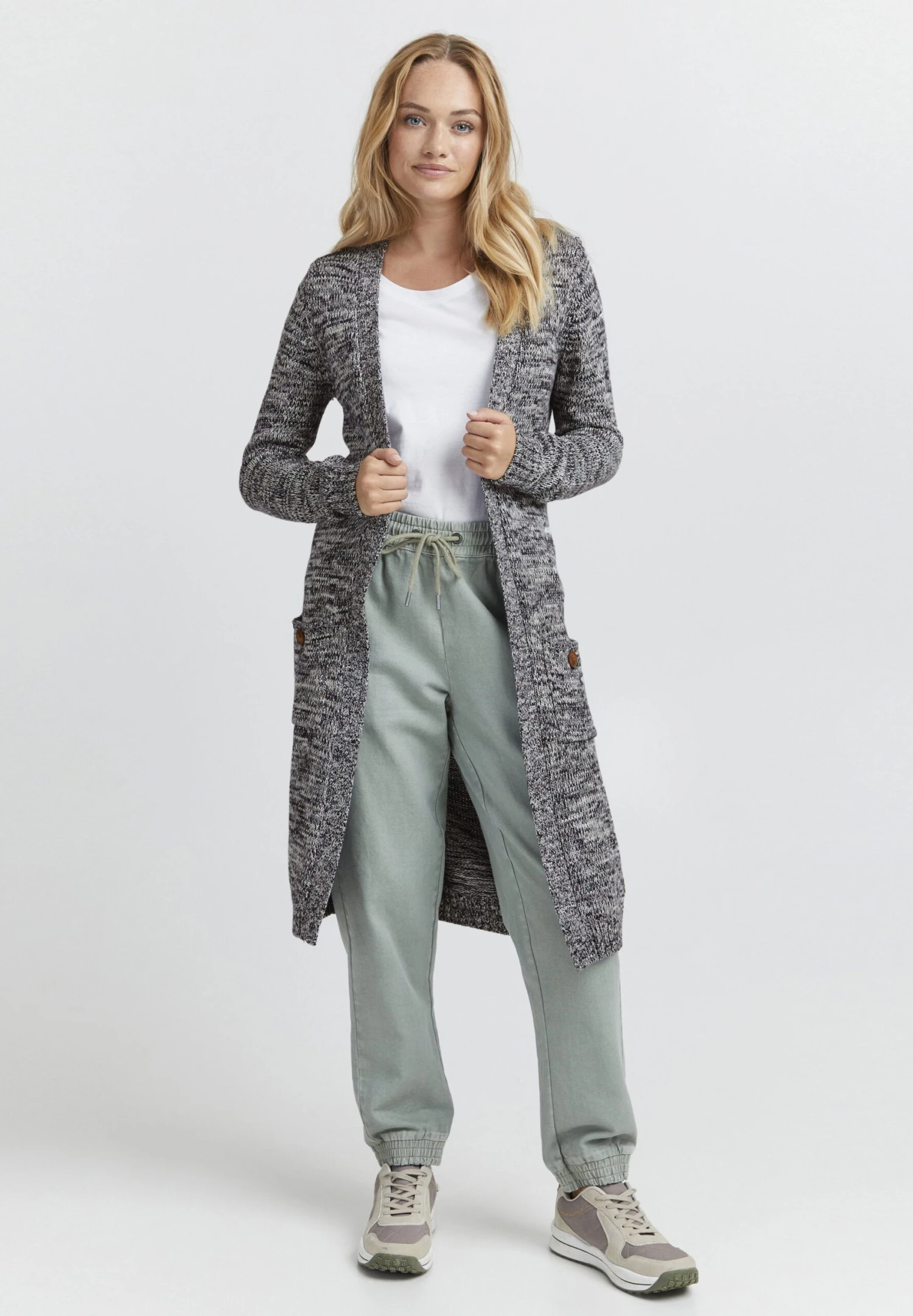 OXMO Oxphiletta - Chaqueta De Punto - Insignia B 1 OXMO Oxphiletta - Chaqueta De Punto - Insignia B