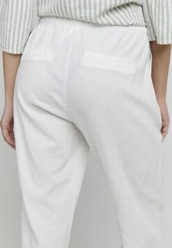 OXMO Alfa - Pantalones - Off White 10 OXMO Alfa - Pantalones - Off White -OXMO Tienda En Línea 67d03beb57f544d1acc547a53872cf5e
