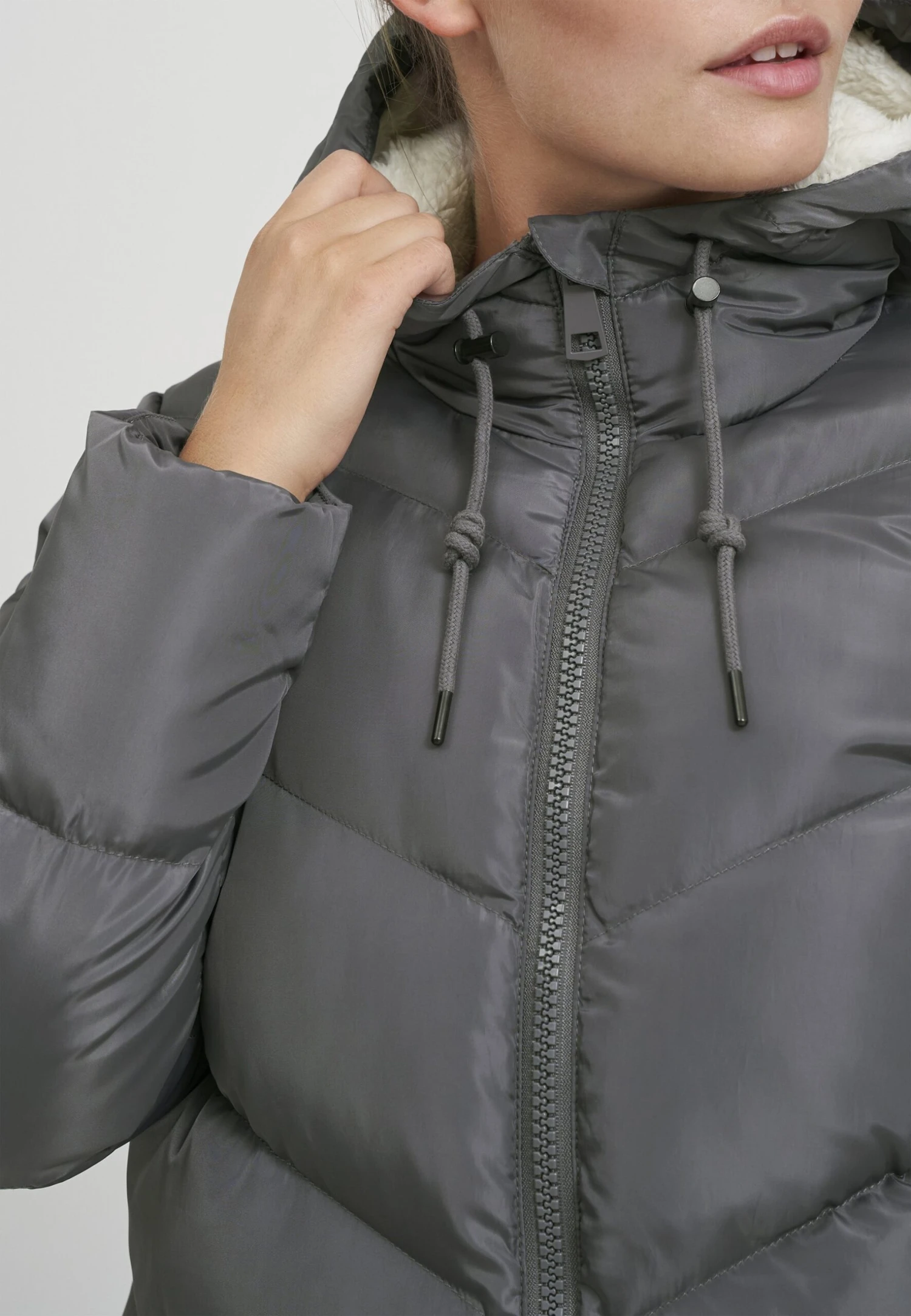 OXMO Oxnaara - Abrigo De Invierno - Iron Gate 4 OXMO Oxnaara - Abrigo De Invierno - Iron Gate - Imagen 4