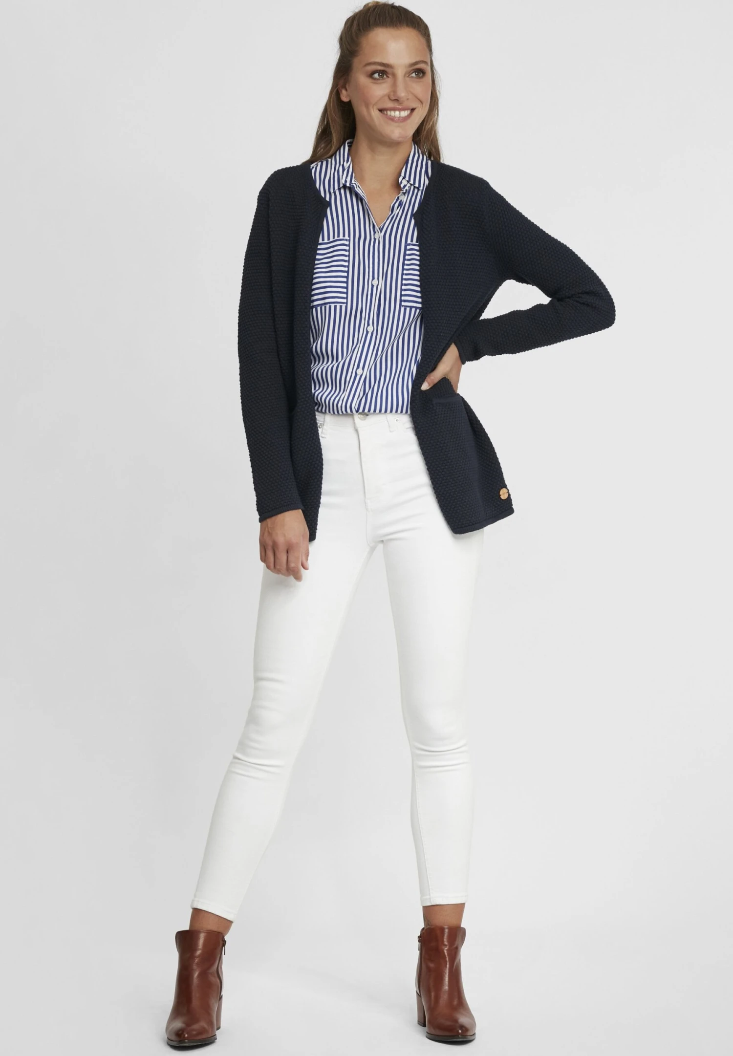 OXMO Oxhilda - Chaqueta De Punto - Total Eclipse 2 OXMO Oxhilda - Chaqueta De Punto - Total Eclipse - Imagen 2