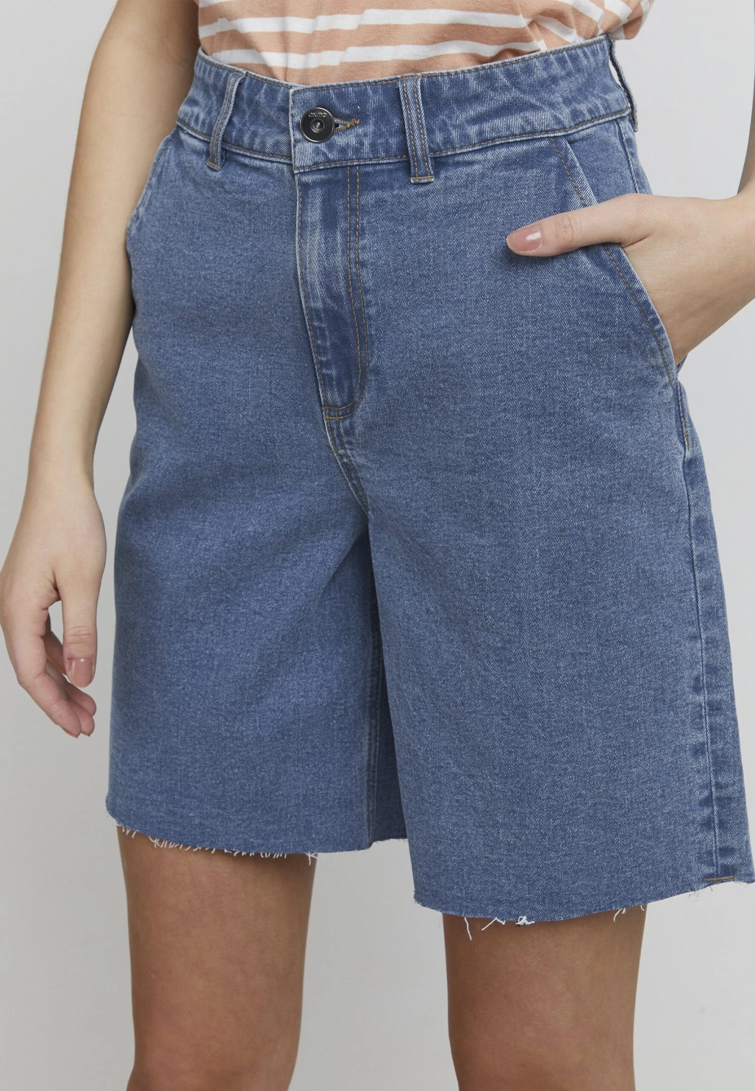 OXMO Shorts Vaqueros - Mid Blue Denim 4 OXMO Shorts Vaqueros - Mid Blue Denim - Imagen 4