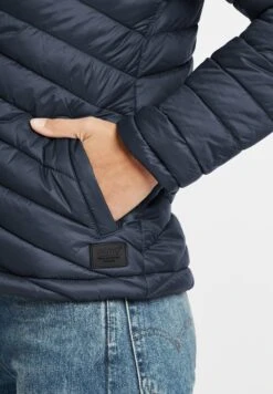 OXMO Oxquella - Chaqueta De Invierno - Total Eclipse -OXMO Tienda En Línea 95cbb38c59bd4bb4950f35d3693cf70e