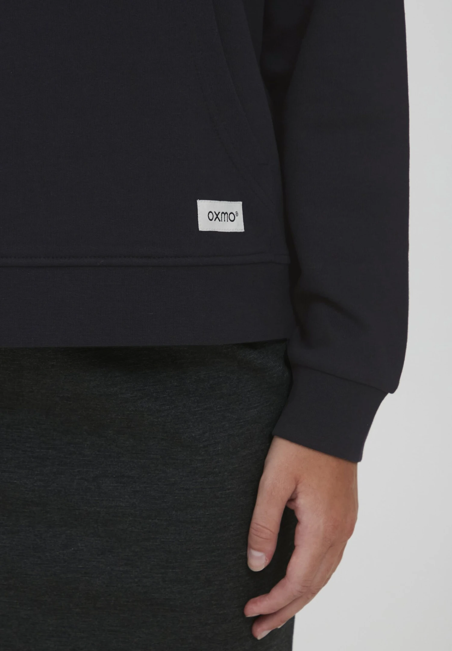 OXMO Oxgreta - Jersey Con Capucha - Black 5 OXMO Oxgreta - Jersey Con Capucha - Black - Imagen 5