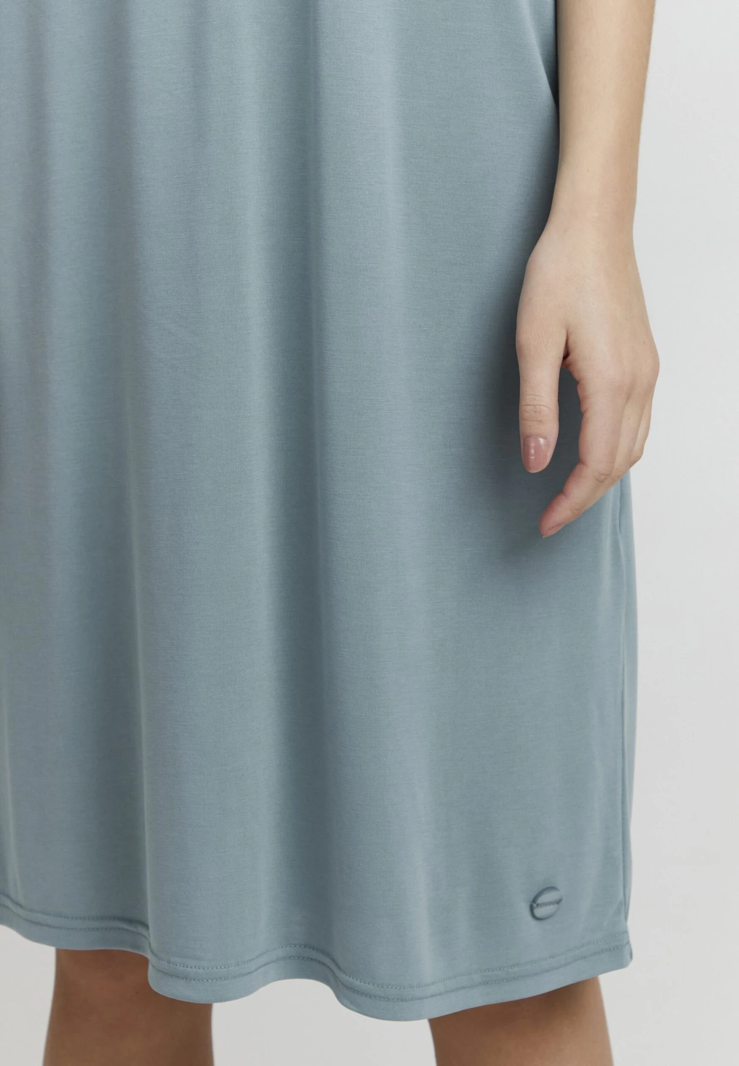 OXMO Brinja - Vestido Ligero - Smoke Blue 5 OXMO Brinja - Vestido Ligero - Smoke Blue - Imagen 5