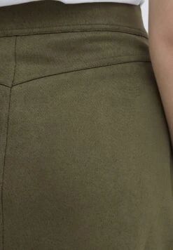 OXMO Oxjune - Falda Acampanada - Olive Night 10 OXMO Oxjune - Falda Acampanada - Olive Night -OXMO Tienda En Línea a765f52e58e7459b87f5a6b11110033b