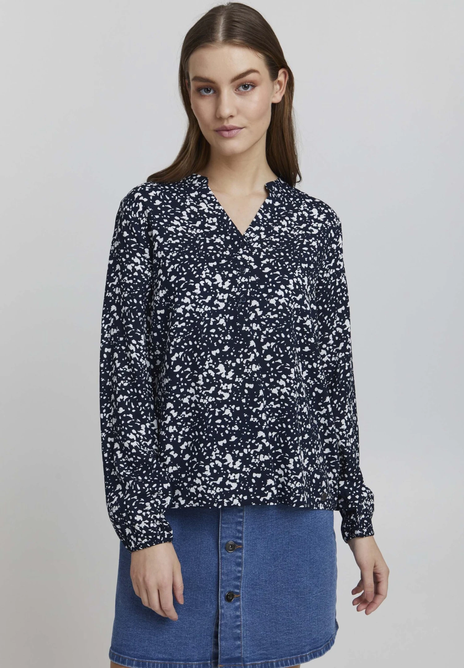 OXMO Elvy - Blusa - Total Eclipse Mix 1 OXMO Elvy - Blusa - Total Eclipse Mix