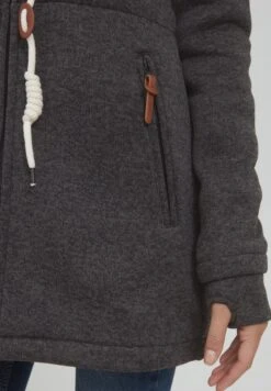 OXMO Oxthora - Abrigo Corto - True Black 10 OXMO Oxthora - Abrigo Corto - True Black -OXMO Tienda En Línea b14fc8604c334dedb53e11974f00e8da