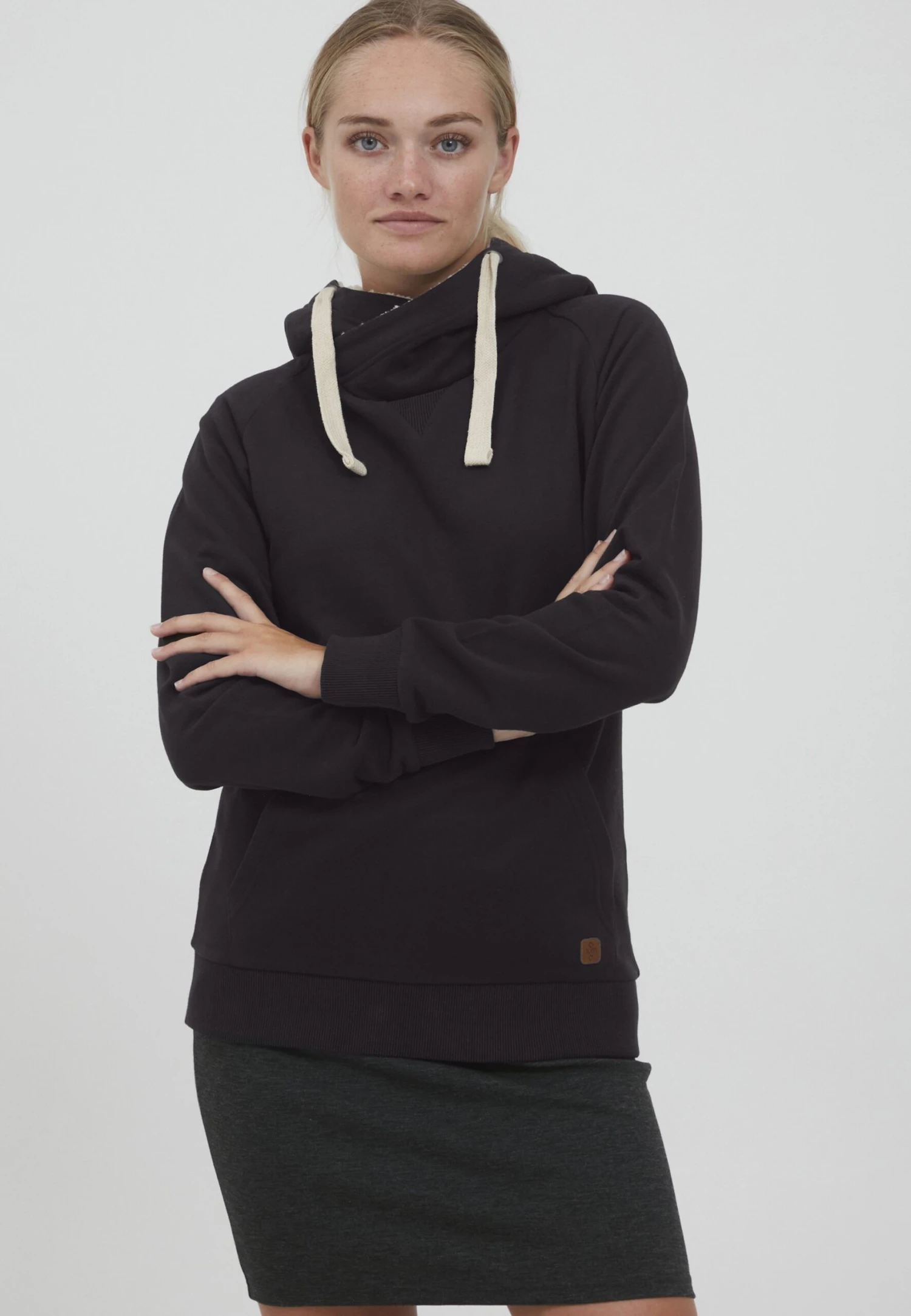 OXMO Oxjulia - Jersey Con Capucha - Black Teddy 1 OXMO Oxjulia - Jersey Con Capucha - Black Teddy