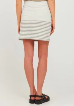 OXMO Oxpippa - Minifalda - Simple Tau 8 OXMO Oxpippa - Minifalda - Simple Tau -OXMO Tienda En Línea cda3fbf24f374900bae7e65805b99027