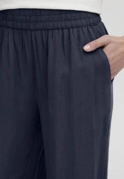 OXMO Oxelisabeth - Pantalones - Total Eclipse 9 OXMO Oxelisabeth - Pantalones - Total Eclipse -OXMO Tienda En Línea ce31dde0dc0a40939471859767776b2a