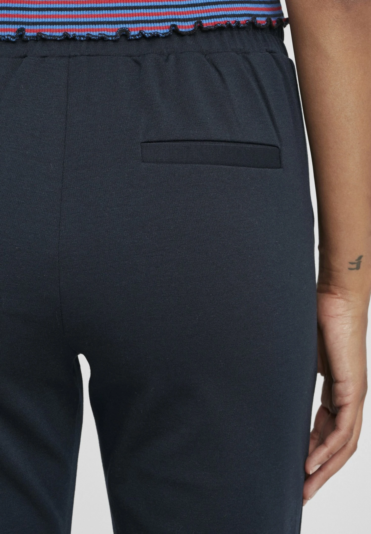 OXMO Oxanita - Pantalones Deportivos - Total Eclipse 5 OXMO Oxanita - Pantalones Deportivos - Total Eclipse - Imagen 5