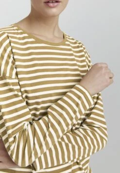 OXMO Camiseta De Manga Larga - Kelp 9 OXMO Camiseta De Manga Larga - Kelp -OXMO Tienda En Línea d6e06bb0080049638cb5cda218532a29