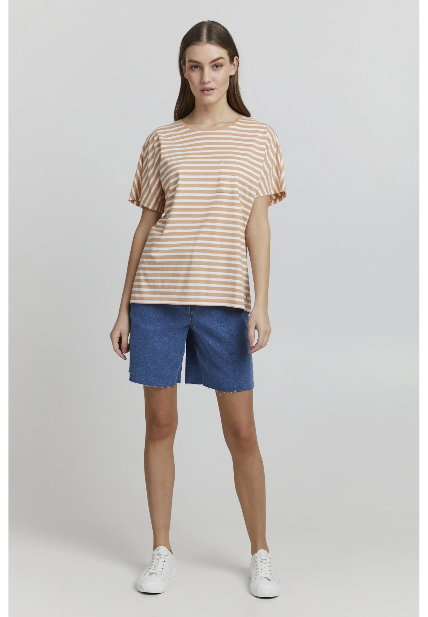 OXMO Oxsteffi - Camiseta Estampada - Mahogany Rose 2 OXMO Oxsteffi - Camiseta Estampada - Mahogany Rose - Imagen 2