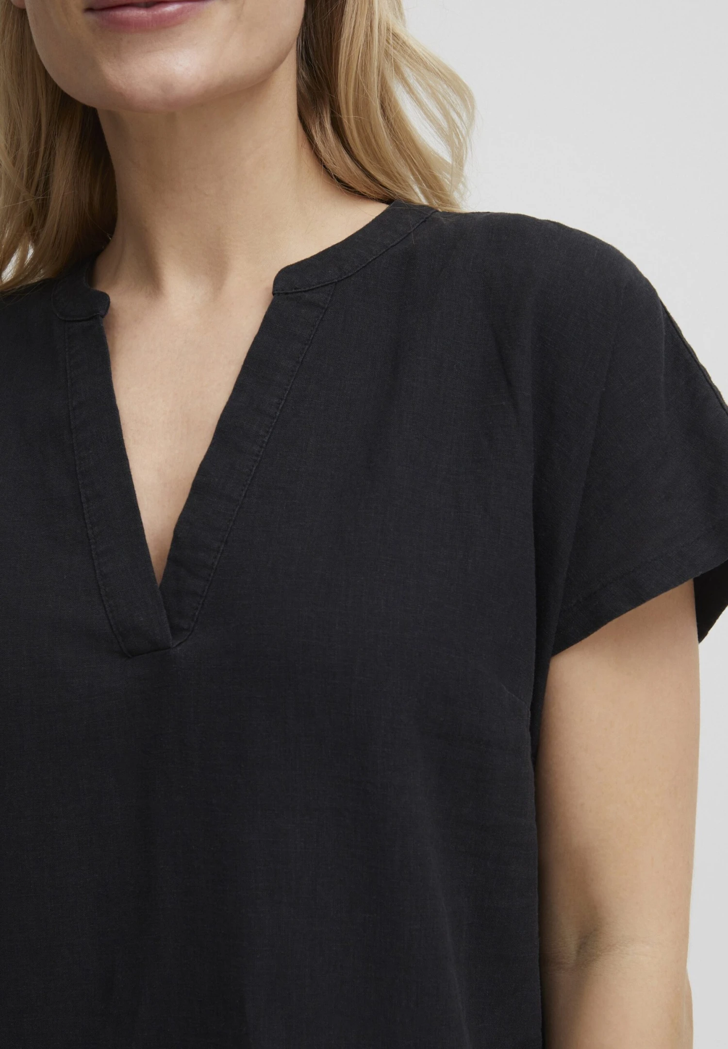 OXMO Oxanette-Me - Vestido Informal - Black 4 OXMO Oxanette-Me - Vestido Informal - Black - Imagen 4