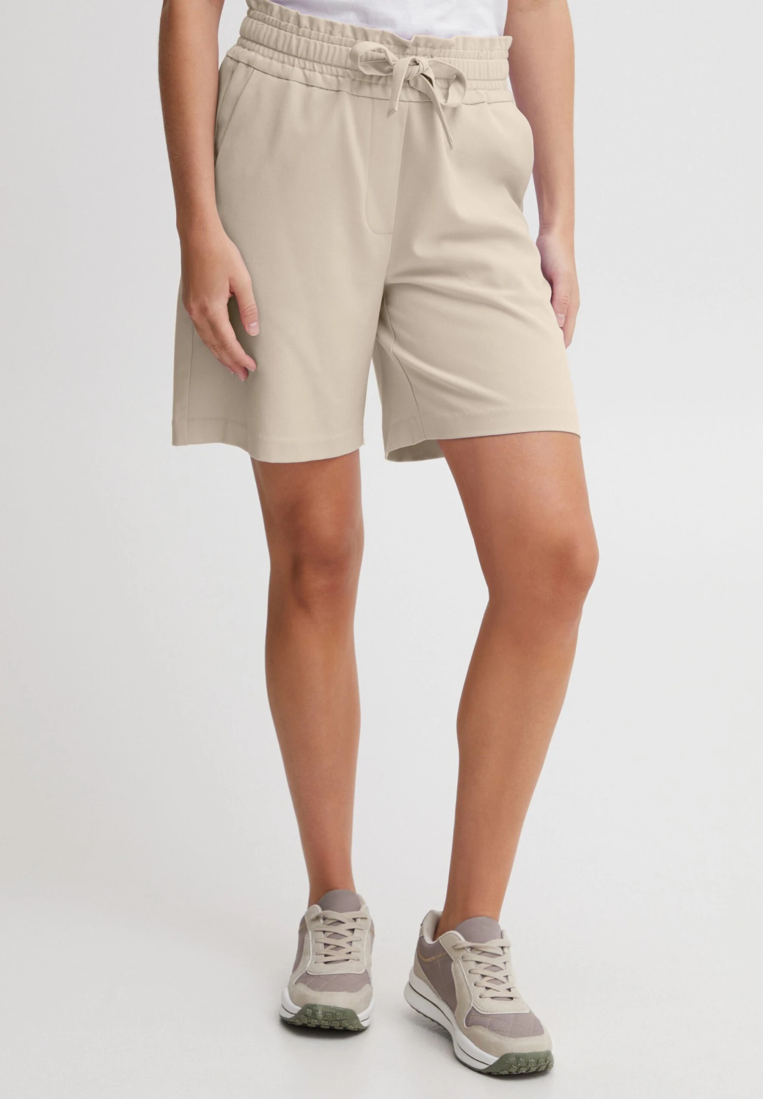 OXMO Daniella Sh- Shorts - Cement 1 OXMO Daniella Sh- Shorts - Cement