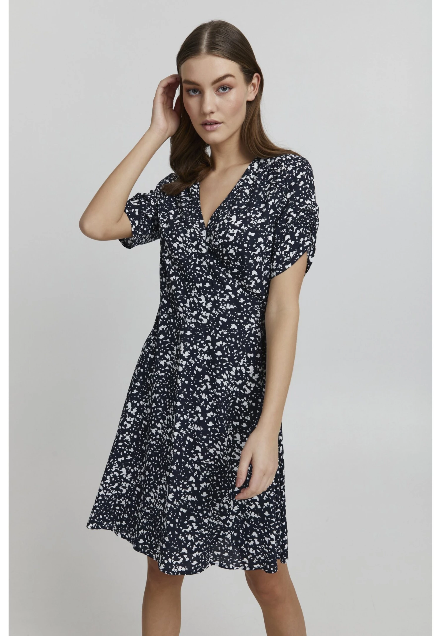 OXMO Oxembla - Vestido Informal - Total Eclipse Mix 1 OXMO Oxembla - Vestido Informal - Total Eclipse Mix