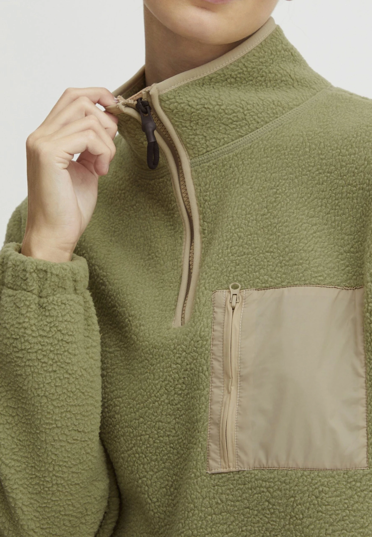 OXMO Oxpiala - Forro Polar - Oil Green 4 OXMO Oxpiala - Forro Polar - Oil Green - Imagen 4